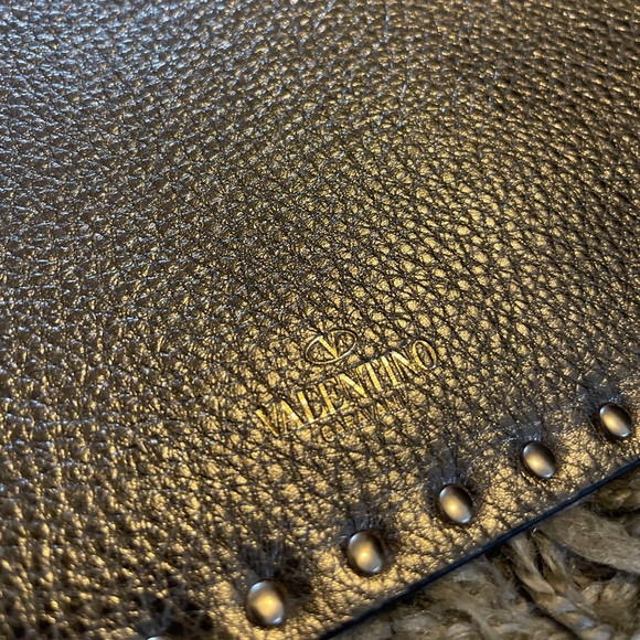 VALENTINO Metallic Rockstud Pouch/Clutch - Picture 4 of 9